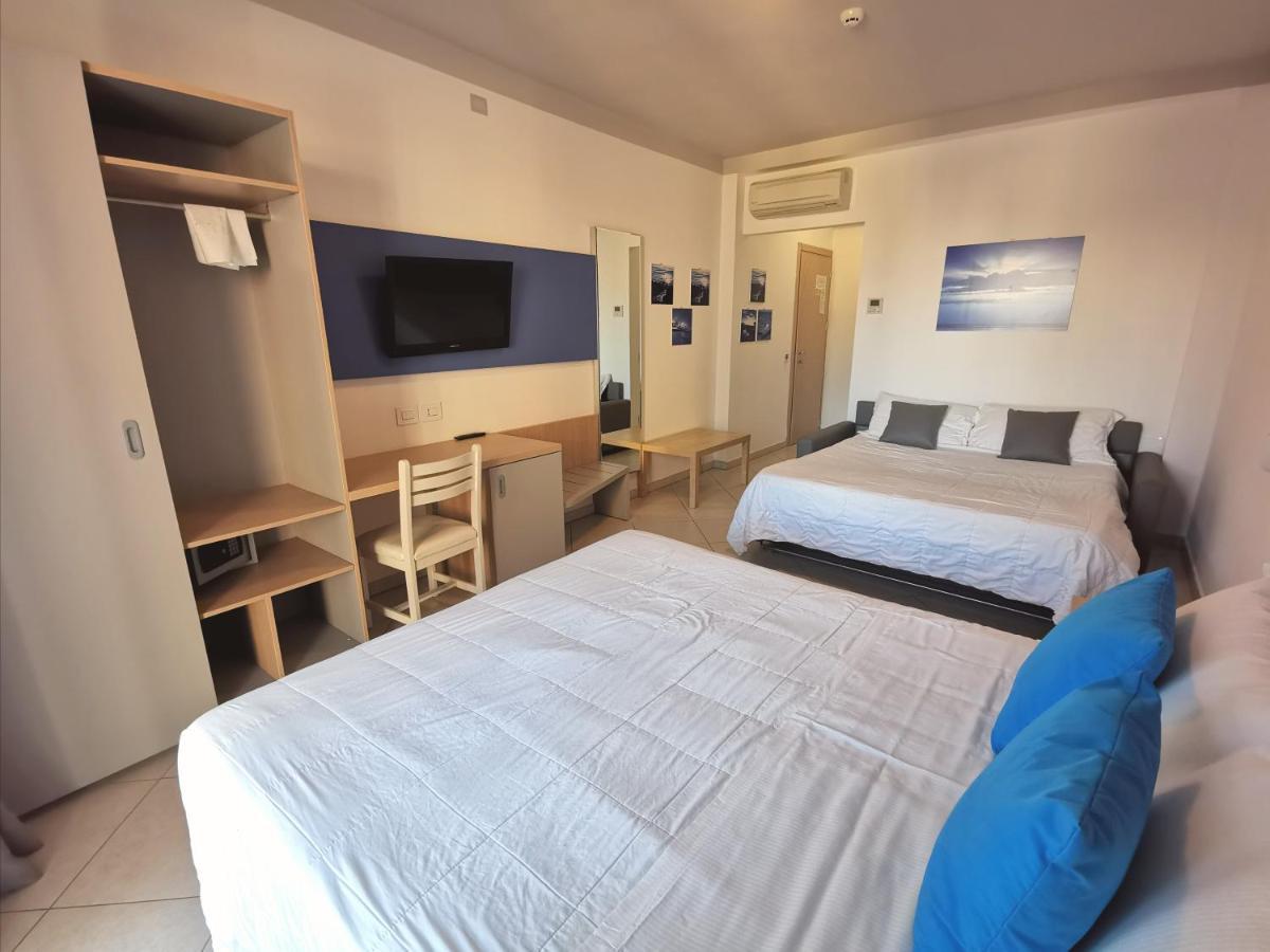 Hotel Oceanomare Punta Marina Εξωτερικό φωτογραφία