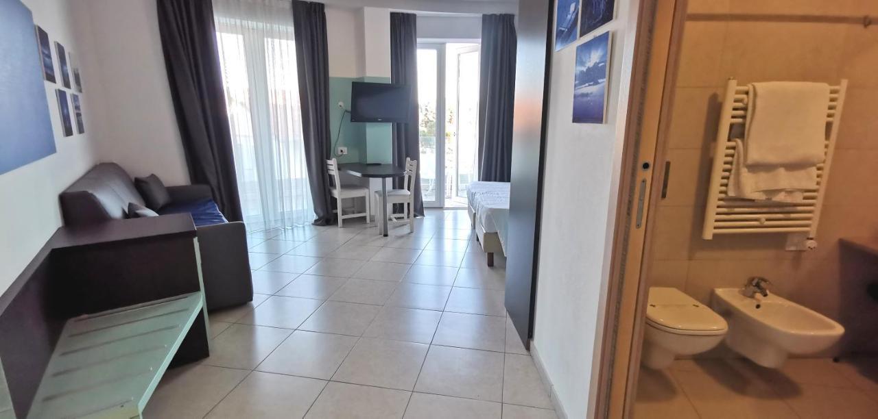 Hotel Oceanomare Punta Marina Εξωτερικό φωτογραφία
