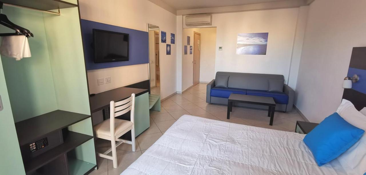 Hotel Oceanomare Punta Marina Εξωτερικό φωτογραφία