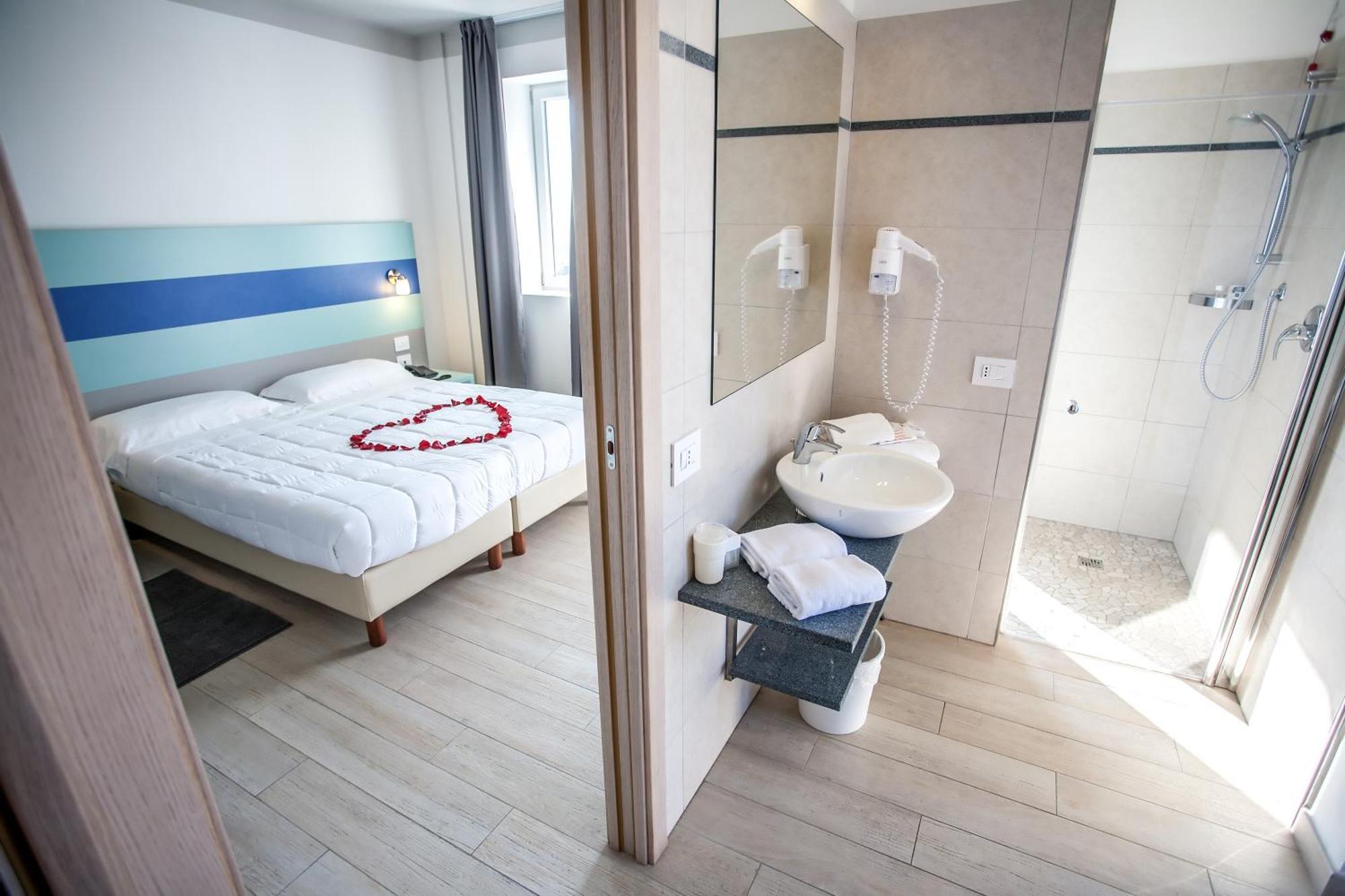 Hotel Oceanomare Punta Marina Δωμάτιο φωτογραφία